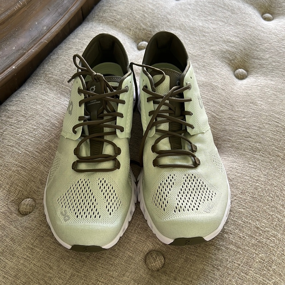 On Cloud Running Aloe | White 10.5